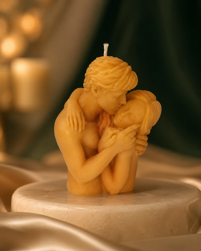 Madhura Deepa | Couple Kiss Candle